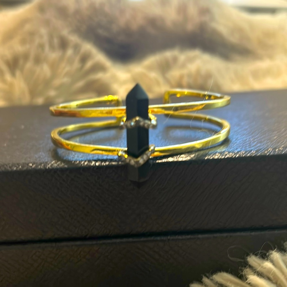 nOir Elegant Gold and Black Cuff